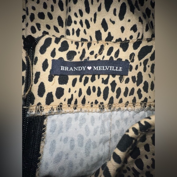 Brandy Melville Phoebe Mini Skirt Leopard Animal Print Stretch One Size U566 - Picture 3 of 3